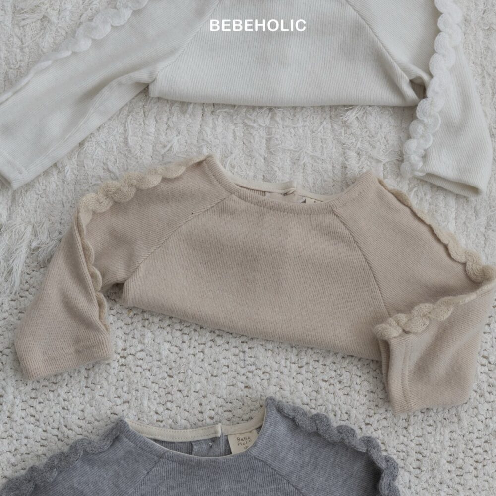 <b>BEBEHOLIC上衣</b>Winter 웨이브소매티 3-18M