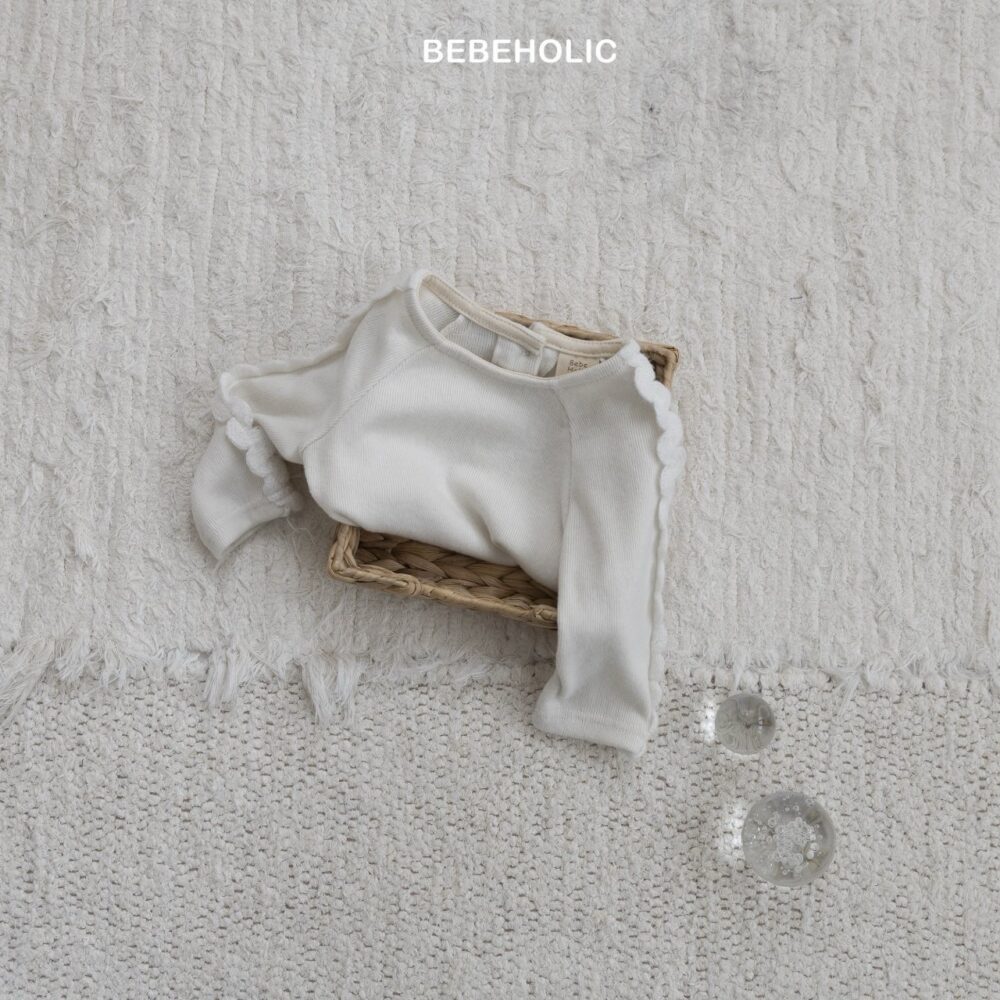 <b>BEBEHOLIC上衣</b>Winter 웨이브소매티 3-18M