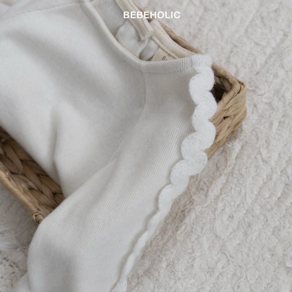 <b>BEBEHOLIC上衣</b>Winter 웨이브소매티 3-18M