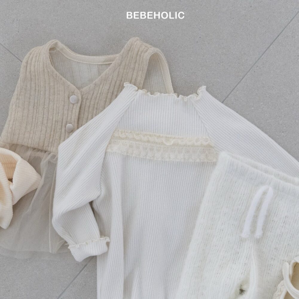 <b>BEBEHOLIC上衣</b>Winter 루이레이스티 3-18M