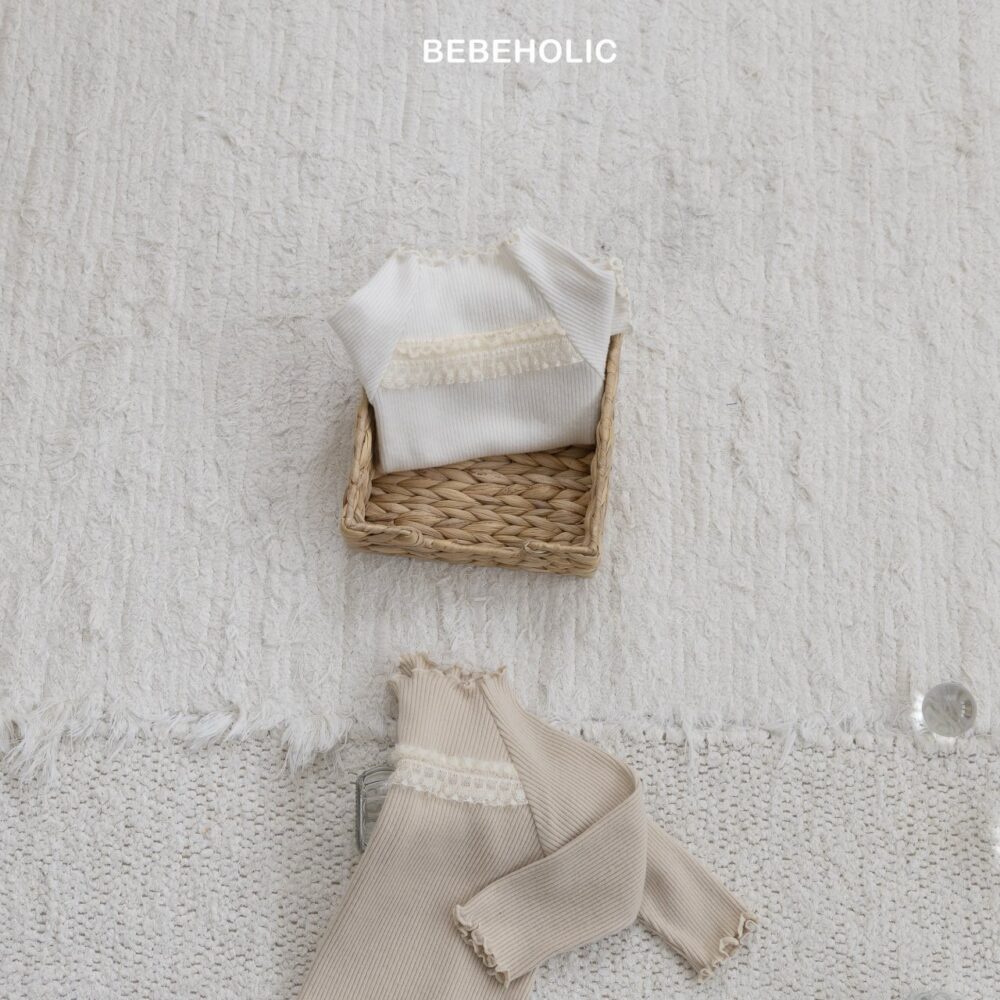 <b>BEBEHOLIC上衣</b>Winter 루이레이스티 3-18M