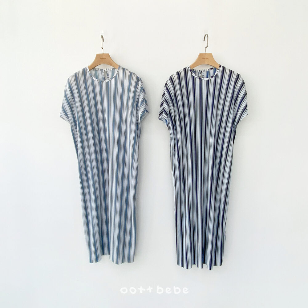 01 <b>OOTTBEBE連身衣</b>Summer 트윙클플리츠원피스 FREE