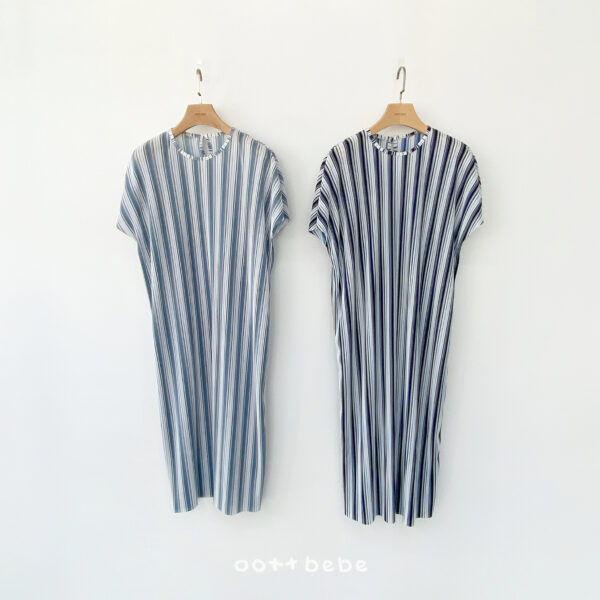 01 <b>OOTTBEBE連身衣</b>Summer 트윙클플리츠원피스 FREE