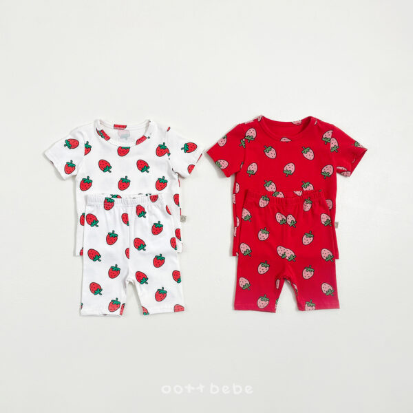 01 <b>OOTTBEBE套裝</b>Summer스트로베리전신슈트 75-120cm