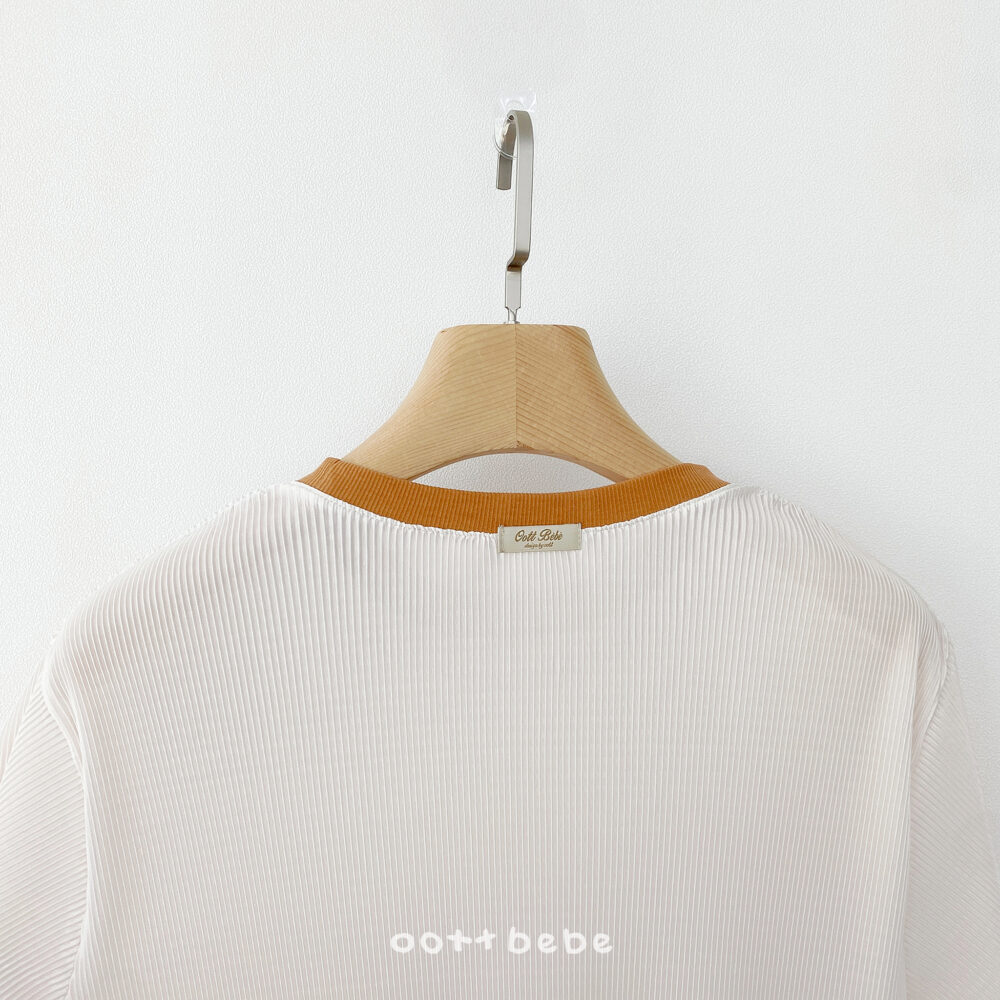 07 <b>OOTTBEBE套裝</b>Summer 바비플리츠상하복 FREE