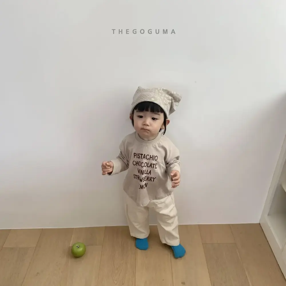 8 <b>THEGOGUMA 圍巾 </b>Autumn 페이즐 스카프 FREE