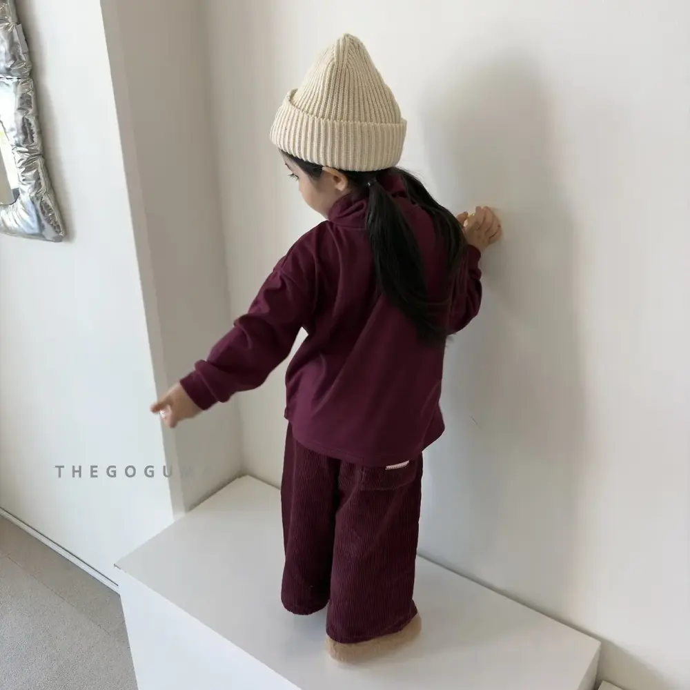 <b>THEGOGUMA 上衣</b>Winter 무지스판 폴라T 85-142cm