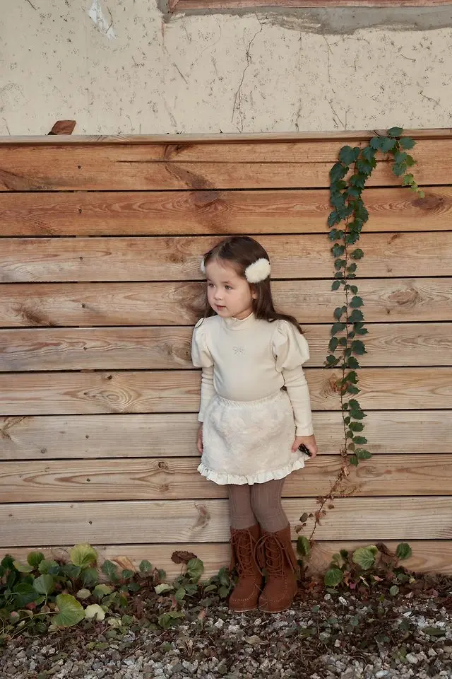 <b>momoann上衣</b>Winter 피치퍼프티 90-140cm